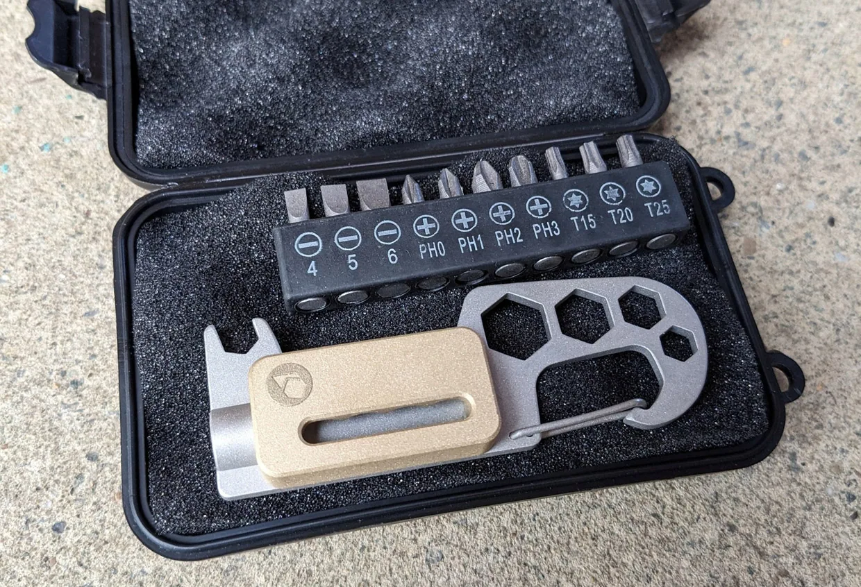 Drivr2L Pocket Screwdriver Multitool
